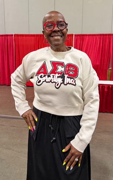 Delta Sigma Theta Chenille Patch Sweatshirt Cream DST Crewneck 1913 Sorority Sweatshirt Regular & Oversized Crop